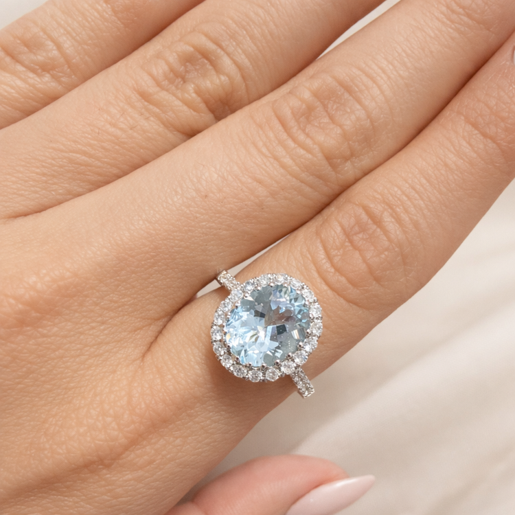 14K White Gold Aquamarine Diamond Ring – model edit